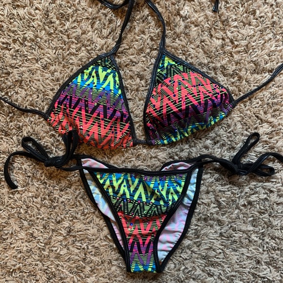 Aztec Bikini - Picture 2 of 6